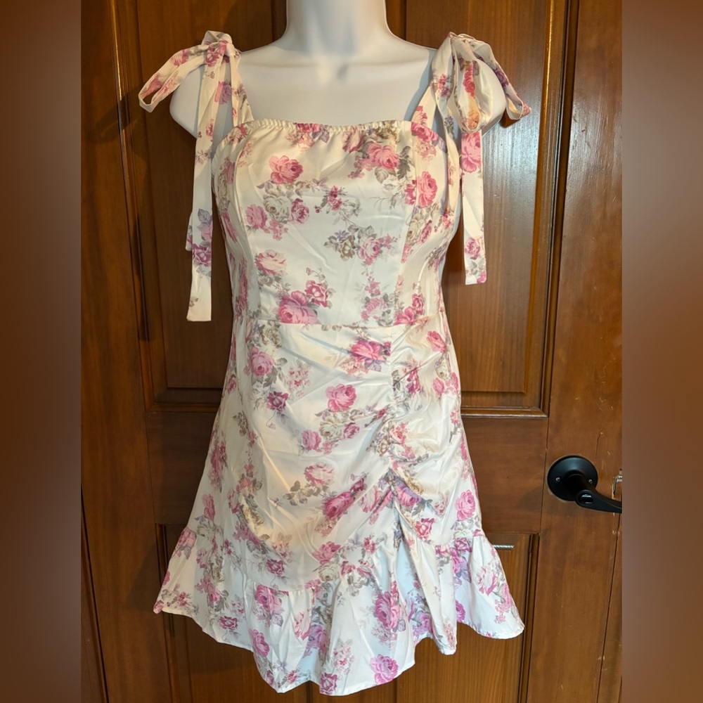 SHEIN Elegant White & Pink Dress